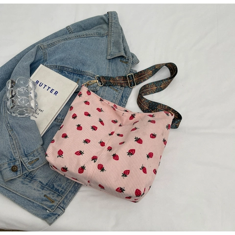 Bolso de Hombro de Pana con Patrón de Fresa para Mujer Retro Étnico Correa Ancha Bolso de Bandolera Casual Moda