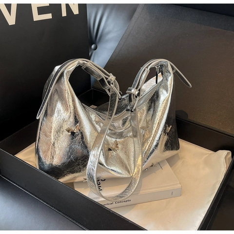 Mode Schmetterling PU Leder Hobo Schultertasche Für Damen Metallisch Gefaltete Halbmond Umhängetasche Mit Verstellbarem Gurt