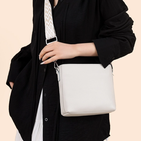 Genuine Top Layer Cowhide Leather Bucket Shoulder Bag For Women With Wide Geometric Pattern Strap Crossbody Handbag