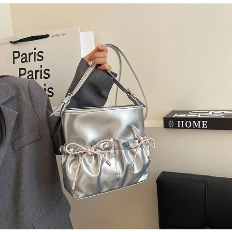 Damen Glänzend Kunstleder Umhängetasche Mit Pinker Schleife Kordelzug Gerafftes Design Schultertasche Elegant Mode Handtasche