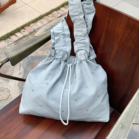 Damen Nylon Rüschen Schultergurt Kordelzug Schultertasche Große Kapazität Nieten Tote Bag Lässig Urban Minimalistisch Handtasche