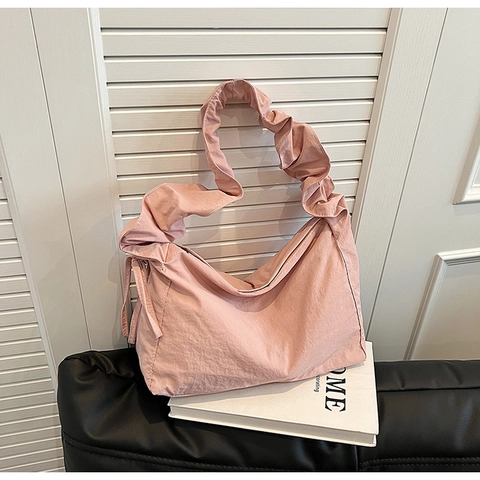 Damen Nylon Schultertasche Große Kapazität Geraffte Rüschenriemen Hobo Tasche Urban Minimalistische Casual Crossbody Handtasche Vielseitige Tasche