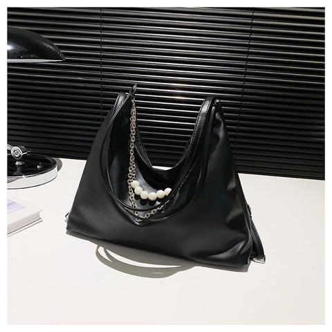 Women Fashion PU Leather Hobo Shoulder Bag With Elegant Artificial Pearl Metal Chain Decor Minimalist Solid Color Underarm Bag