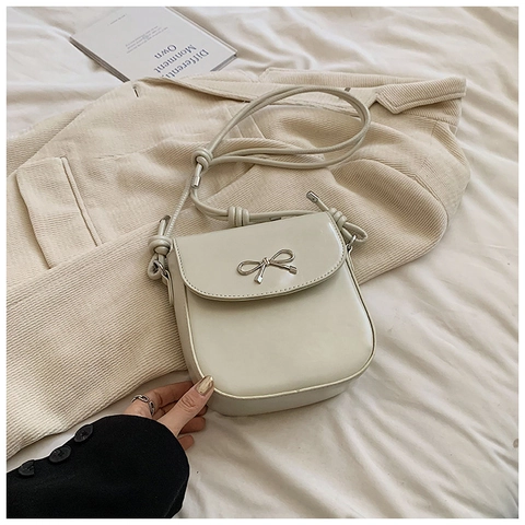 Moda Borsa a Spalla da Donna in Pelle PU con Fiocco in Metallo Tracolla Regolabile con Nodo Elegante Borsa a Tracolla Quadrata per Uso Quotidiano Festa Viaggio