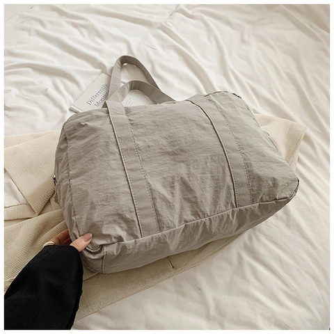 Women Large Capacity Nylon Shoulder Bag Crinkle Texture Lightweight Tote Bag Minimalist Casual Travel Fitness Handbag