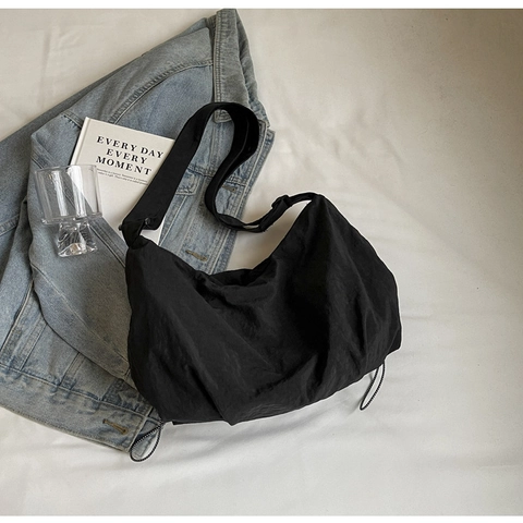 Borsa a Tracolla in Tessuto da Donna Grande Capacità Minimalista Plissettata Coulisse Hobo Crossbody Bag Daily Casual Travel Tote