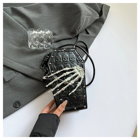 Bolso de Hombro Forma de Ataúd Gótico Punk Calavera Relieve Bandolera Con Mano de Esqueleto Remache Cadena Bolso Mujer
