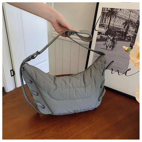 Bolso de Hombro Acolchado de Media Luna para Mujer Bolso Bandolera de Nylon Con Diseño de Cordón Gran Capacidad Bolso Casual