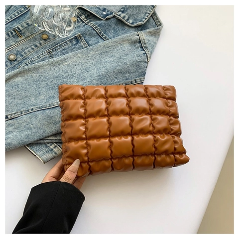 Pochette Trapuntata Imbottita alla Moda per Donna Borsa a Mano in Pelle PU Minimalista Borsa a Nuvola Metallica Elegante Borsa Versatile