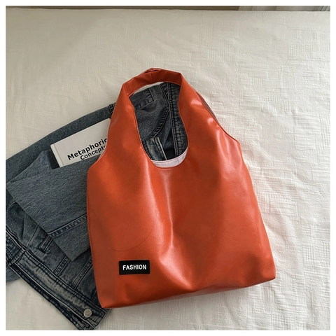 Bolso Tote de Cuero PU Minimalista para Mujer Gran Capacidad Bolso de Hombro Hobo Con Etiqueta de Moda Bolso de Mano Diario