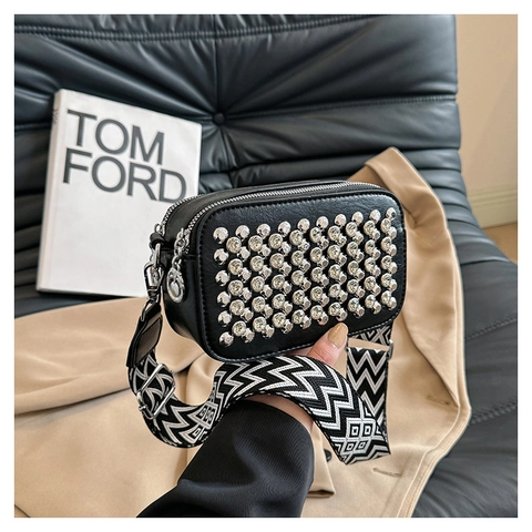 Women Fashion PU Leather Rivet Crossbody Bag Wide Geometric Strap Double Zipper Square Shoulder Bag Small Camera Bag