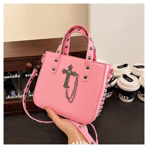 Bolso de Hombro Punk Gótico de Cuero PU para Mujer Colgante de Cruz con Remaches Bolso Bandoulière Y2K Moda Messenger