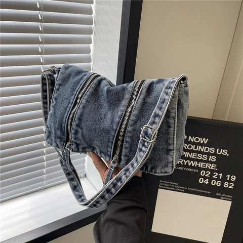 Women Casual Washed Denim Shoulder Bag With Double Zipper Decor Adjustable Wide Strap Crossbody Bag Retro Fashion Handbag