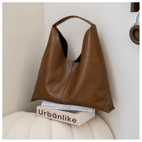 Damen Große Kapazität PU Leder Schultertasche Urban Simple Geometrische Dreieck Hobo Tasche Metallic Geknitterte Textur Tote Bag