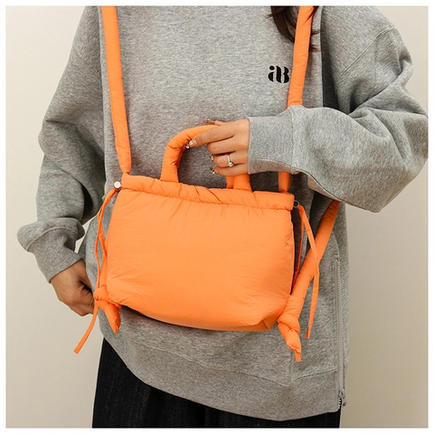 Sac à Épaule Matelassé Bouffant pour Femmes Sac à Main Cloud en Nylon Sac Bandoulière Versatile Sac Léger pour le Quotidien