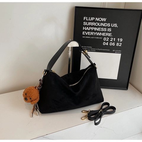 Sac à Épaule Minimaliste en Cuir PU pour Femmes Sac Hobo Vintage Sac Bandoulière Versatile Avec Pendentif Ours