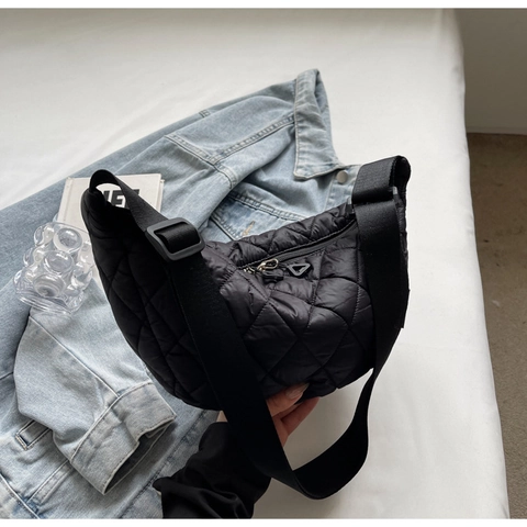 Women Quilted Half Moon Bag Nylon Padded Crescent Crossbody Bag Lightweight Casual Fashion Shoulder Bag
