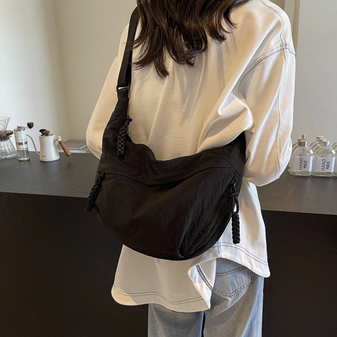 Women Large Capacity Nylon Crescent Crossbody Bag Minimalist Adjustable Strap Hobo Bag For Daily Travel Commute Messenger Bag