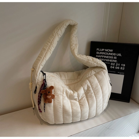 Dames Fashion Gewatteerd Puffer Schoudertas Polyester Stof Grote Capaciteit Hobo Tas Met Beer Hanger Minimalistisch Eenvoudig Dagelijks Handtas