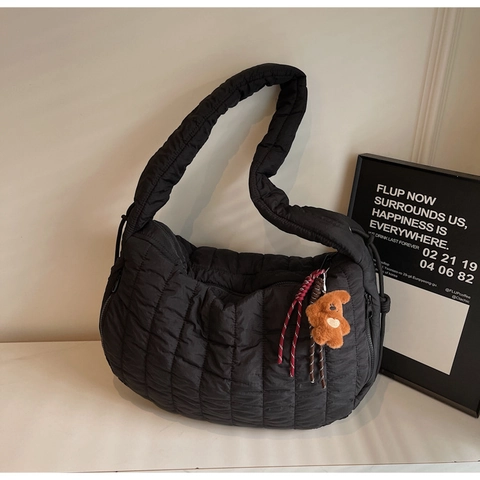 Dames Fashion Gewatteerd Puffer Schoudertas Polyester Stof Grote Capaciteit Hobo Tas Met Beer Hanger Minimalistisch Eenvoudig Dagelijks Handtas