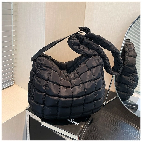Bolso de Hombro Acolchado Puffer para Mujer Gran Capacidad Nailon Nube Bolso de Axila Moda Color Sólido Correa Ajustable