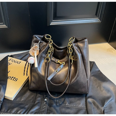 Borsa Tote da Donna in Pelle PU Grande Capacità Borsa a Spalla con Catena d'Oro e Ciondolo da Baseball Borsa Casual per Lavoro