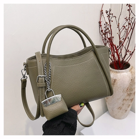 Borsa a Spalla da Donna in Pelle PU con Motivo Litchi Cuciture a Contrasto Borsa a Mano Con Pendente Mini Borsa Versatile