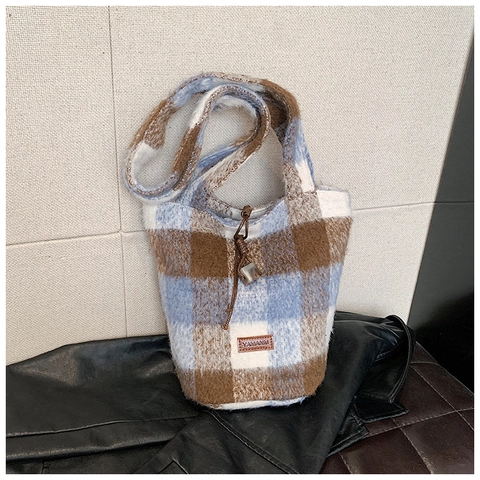 Geruite Gebreide Draagtas Zachte Fleece Schouder Emmer Tas Trekkoord Kleurblok Handtas Voor Vrouwen Casual School Tas