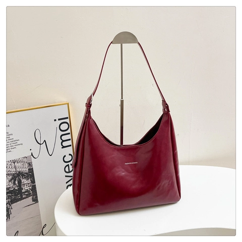 Large Capacity PU Leather Hobo Shoulder Bag For Women Vintage Urban Minimalist Solid Color Tote Bag Fashion Letter Print Handbag