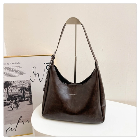 Large Capacity PU Leather Hobo Shoulder Bag For Women Vintage Urban Minimalist Solid Color Tote Bag Fashion Letter Print Handbag