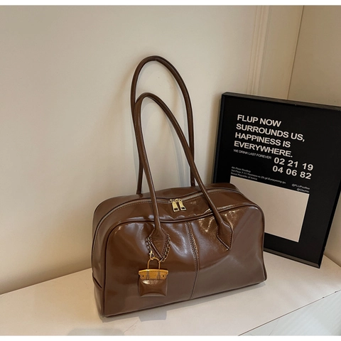 Fashion PU Leather Large Shoulder Tote Bag For Women Shiny Surface Vintage Urban Minimalist Handbag With Mini Bag Pendant