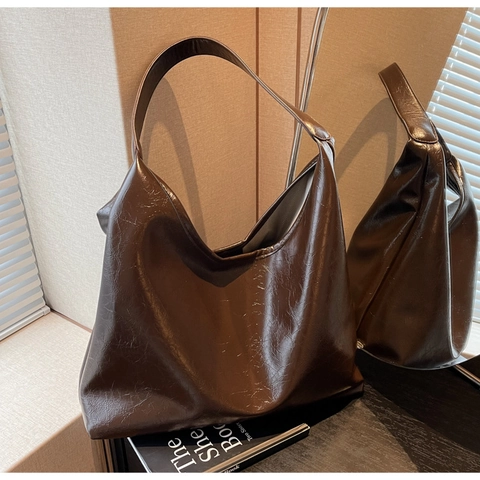 Women Large Capacity Underarm Bag Glossy PU Leather Crinkled Hobo Shoulder Bag Minimalist Solid Color Tote Handbag For Daily Commute