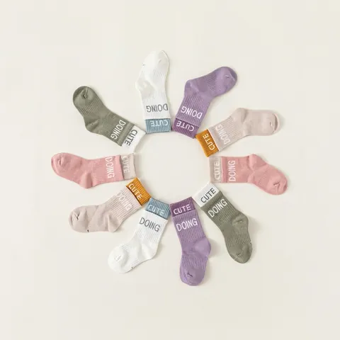 5 Paar Kindersokken Katoen Halverwege de Kuit Set Veelkleurig Letter Gestreept Casual Ademend Crew Sokken Jongens Meisjes