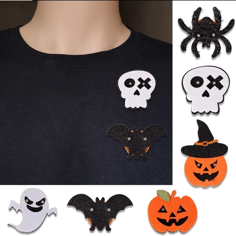 Spilla Luminosa a LED per Halloween Zucca Ragno Pipistrello Fantasma Teschio Pin Cartone Animato Decorazione Festa Distintivo