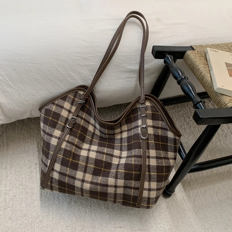 Vintage Checkered Leopard Tote Bag For Women Large Capacity Woolen Fabric Commuter Shoulder Bag With Cartoon Rabbit Charm