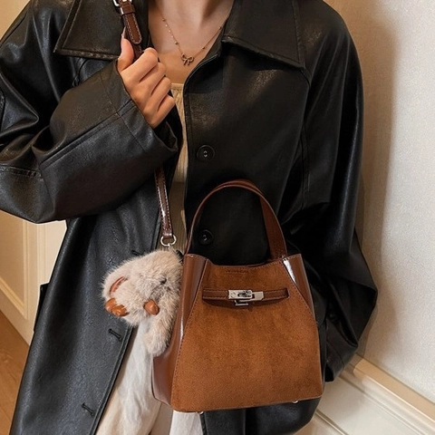 Vintage PU Leather Splicing Bucket Bag For Women Fashion Contrast Color Crossbody Bag With Cute Plush Rabbit Pendant Handbag