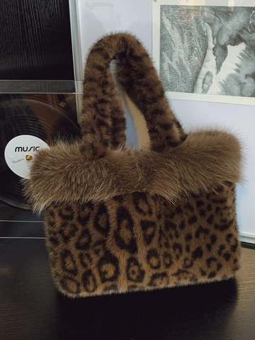 Leopard Print Faux Fur Tote Bag For Women Winter Plush Handbag Fashion Fluffy Commuter Top Handle Bag Magnetic Closure