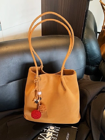 Grote Capaciteit Suède-Imitatie Schoudertas Voor Dames Vintage Tote Tas Met Pompon Hanger Magnetische Gesp Effen Kleur Handtas