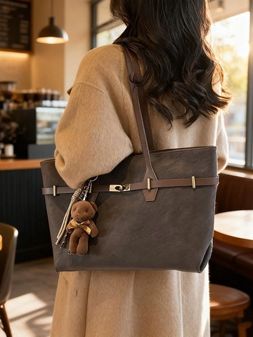 Borsa Tote da Donna di Grande Capacità in Pelle PU Borsa a Tracolla Casual Minimalista Rétro Tinta Unita Handbag per Pendolari Con Ciondolo a Orso