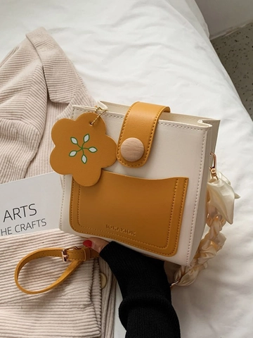 Bolso de Bandolera de Cuero PU de Color de Contraste de Moda para Mujer Bolso de Hombro Cuadrado Simple Urbano Con Colgante de Flor y Seda