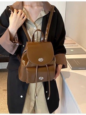 Mochila de Moda Vintage para Mujer en Cuero PU Brillante Pequeño Bolso de Viaje Con Cierre Giratorio de Metal Plateado Bolso de Hombro Diario