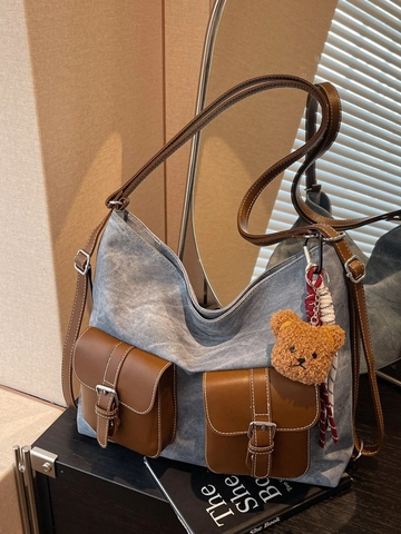 Sac à Dos en Cuir PU Grande Capacité pour Femmes Grand Sac Rétro Polyvalent Sac à Bandoulière Avec Pendentif Ours Sac à Dos Patchwork
