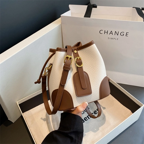 Women Fashion PU Leather Lychee Pattern Bucket Bag Minimalist Contrast Color Splicing Crossbody Bag Drawstring Shoulder Bag
