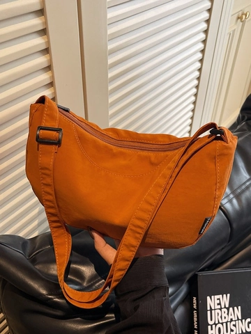 Women Large Capacity Minimalist Crescent Crossbody Bag Fashion Fabric Dumpling Hobo Shoulder Bag For Daily Commuting