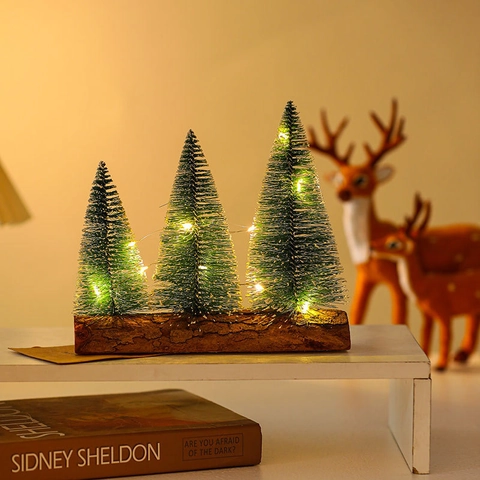 Trio di Mini Alberi di Natale Illuminati a LED su Base in Legno Ornamento da Scrivania Innevato con Batterie LR44 Arredamento