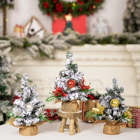 Mini Beflockter Künstlicher Weihnachtsbaum Mit Sackleinenfuß PVC Desktop Schneeflocke Kiefer Dekor Mit Ornament Blume Ball