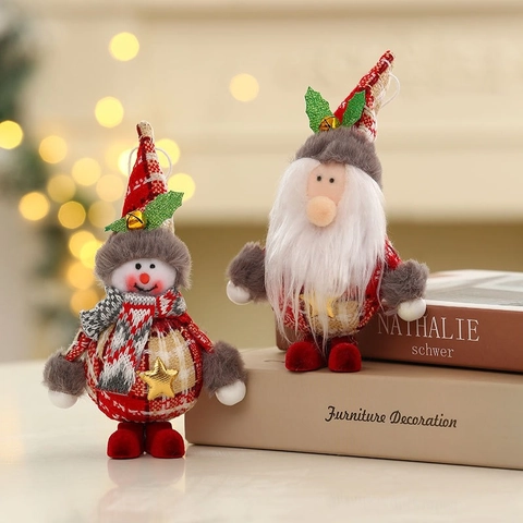 Adornos de Muñecas de Peluche Colgantes para Árbol de Navidad Papá Noel Muñeco de Nieve Reno Oso Decoraciones para Fiesta Tela Escocesa Roja