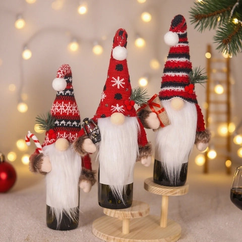 Christmas Gnome Wine Bottle Cover Knitted Fabric Topper Holiday Decoration Faux Fur Beard Holding Candy Cane Gift Box Lamp