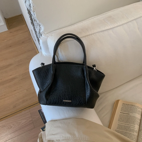Vintage Geknitterte PU Leder Tote Bag Große Kapazität Handtasche Mit Verstellbarem Schultergurt Metall Logo Für Damen Alltag Reisen