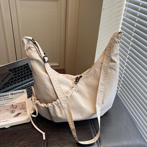 Sac Bandoulière Dumpling en Nylon Minimaliste à Grande Capacité pour Femmes Sac à Épaule Hobo Décontracté Avec Cordon Bandoulière Réglable